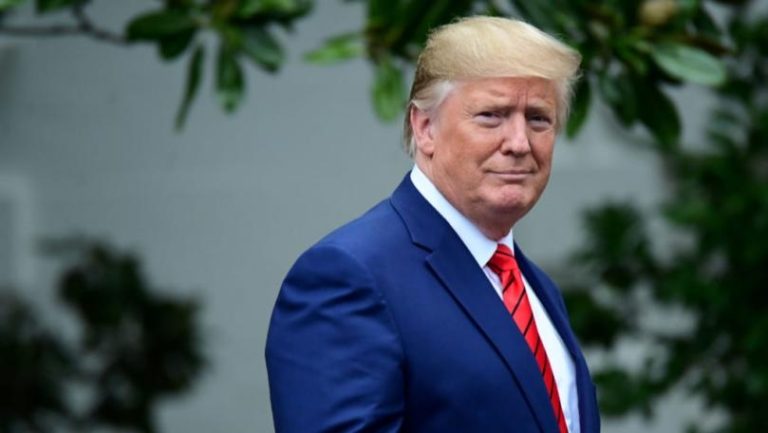 ترامب يلمّح إلى “حدث استثنائي” في الشرق الأوسط