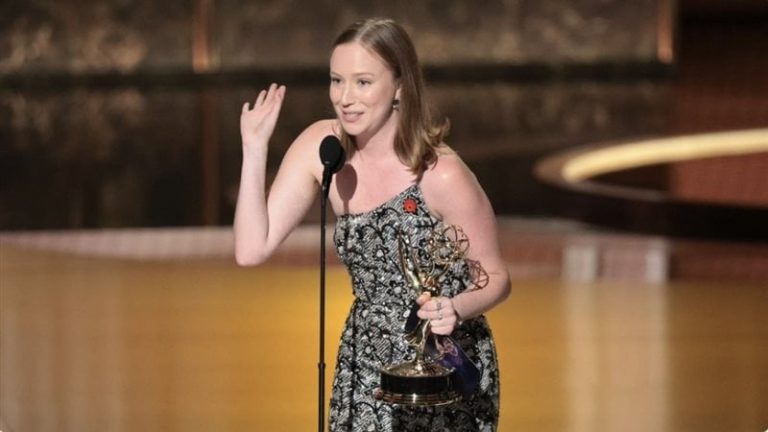 من هي الممثلة اليهودية هانا آينبيندر التي هتفت لتحرير فلسطين في حفل إيمي