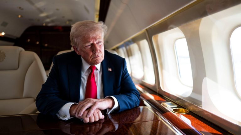 طائرة الرئاسة الأميركية تتفادى حادثًا جويًا فوق لونغ آيلاند بعد اقتراب طائرة ركاب