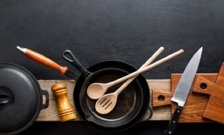 تلوث الطعام بمادة مسرطنة.. تحذير من ادوات طهي خطيرة