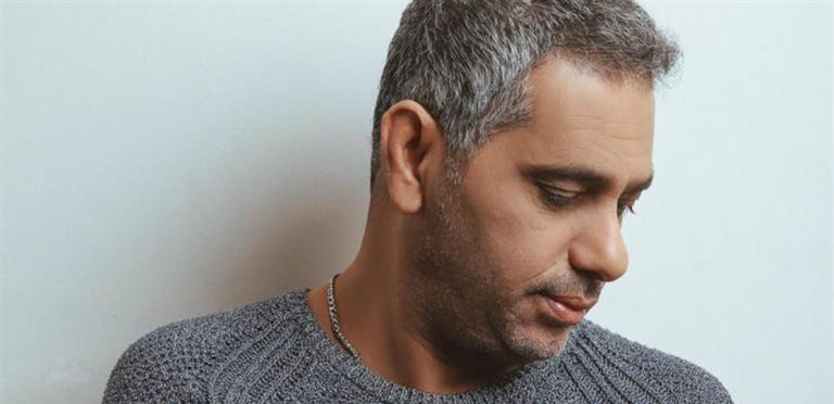 من داخل مخيّم عين الحلوة… إعلاميّ شهير يلتقي فضل شاكر وهذا ما دار بينهم (صورة)