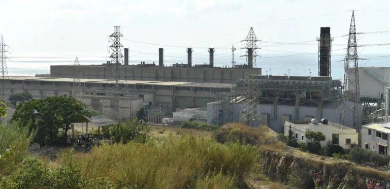 ما حقيقة توقيف الجيش لباخرة فيول؟