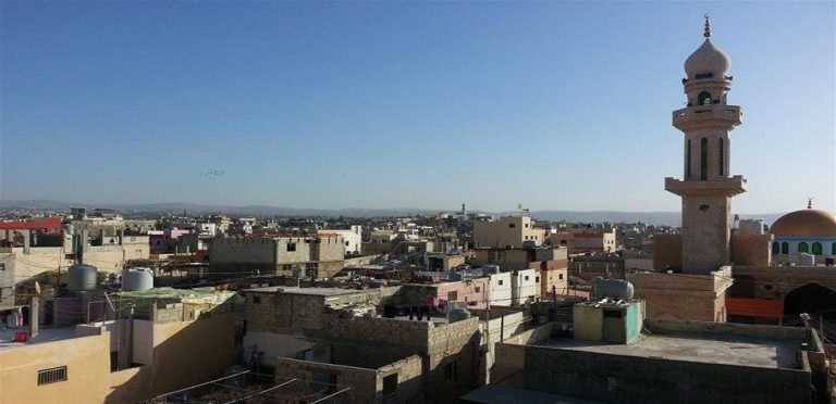 توتر داخل مخيم في لبنان.. والسبب “عناصر”!