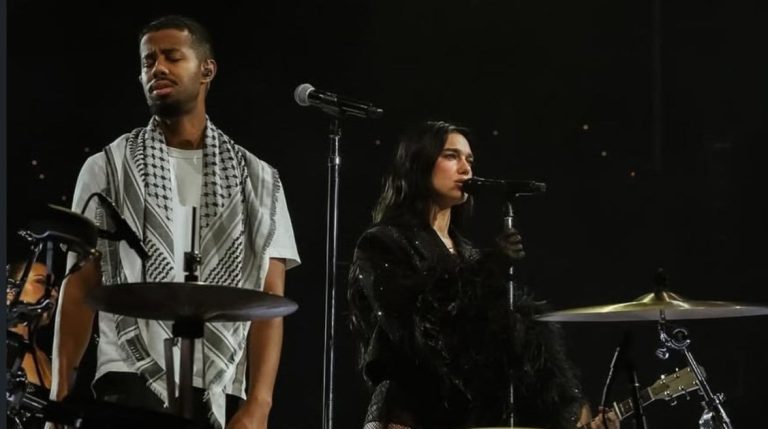 دوا ليبا تظهر دعمها للقضية الفلسطينية بـ”الكوفية