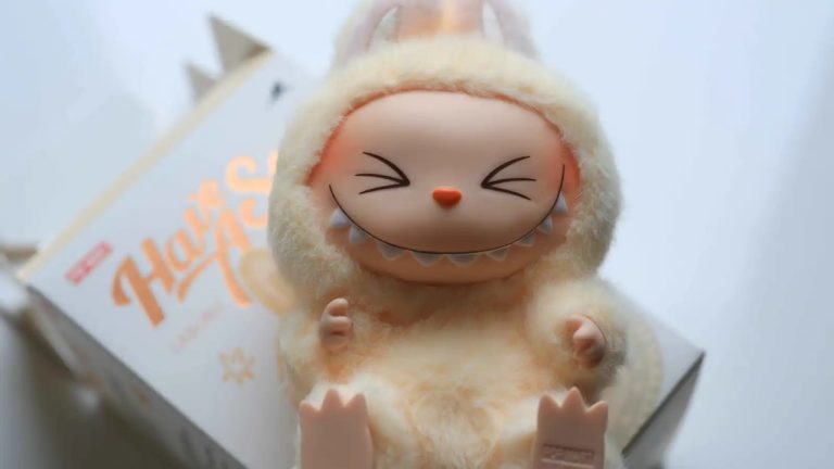 صفقة الدم امرأة تبيع روحها بـ1180 دولارا لشراء دمى لابوبو