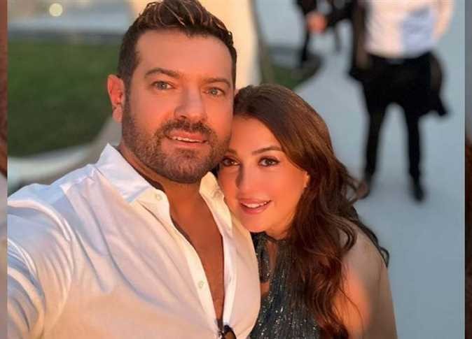 كندة علوش ترد على شائعات انفصالها عن عمرو يوسف: «إحنا على طول زي الفل