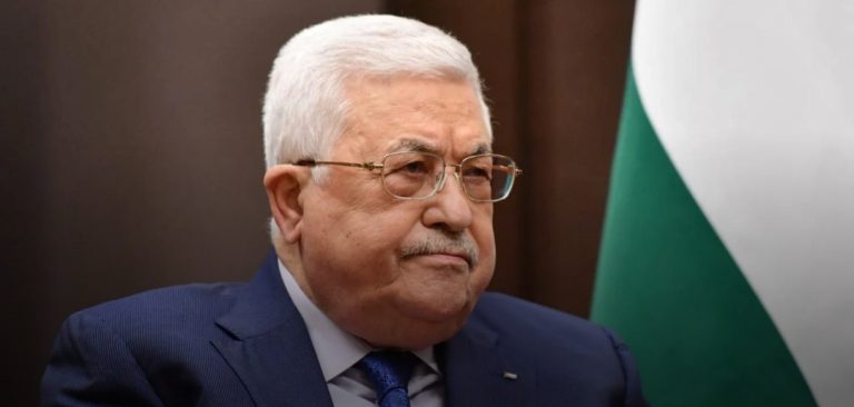 الرئيس الفلسطيني: مصمّمون على سحب كلّ السلاح من لبنان