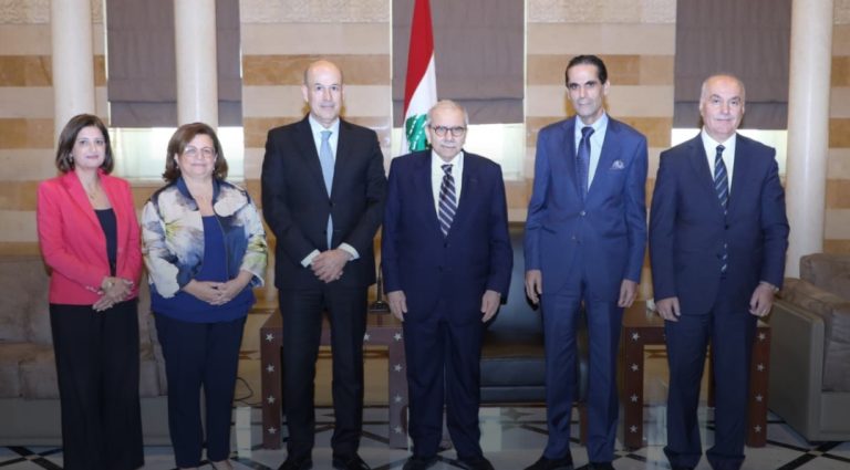 سلام يتسلّم التقرير السنوي لديوان المحاسبة