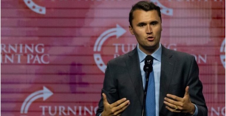 تفاصيل عملية الاغتيال كيرك أمام عدسات الكاميرات