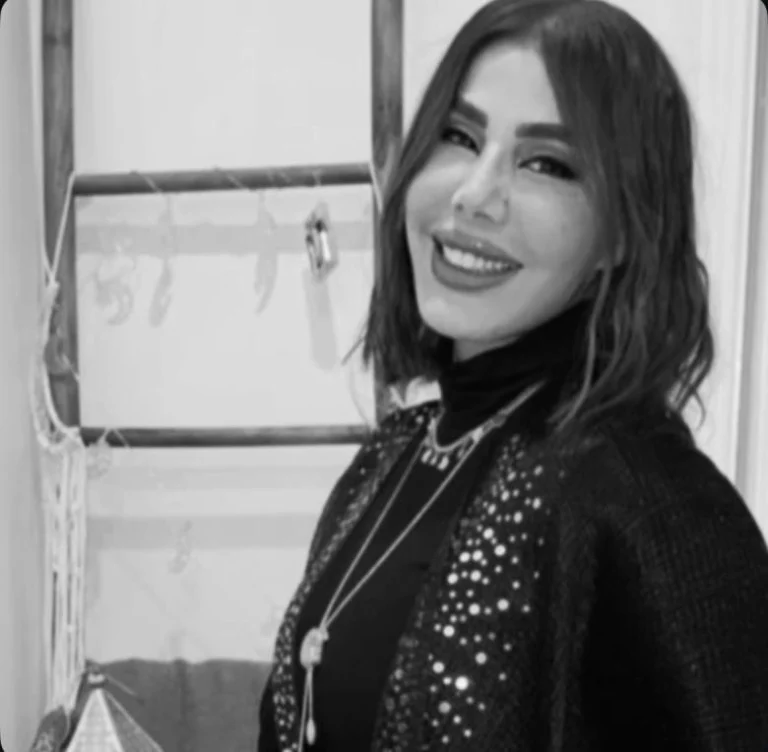 مشهد مؤلم لوالدها قرب نعشها.. جنازة مؤثرة ليمنى شري في كندا بحضور عدد مقتصر من الأهل والمقربين (فيديو)