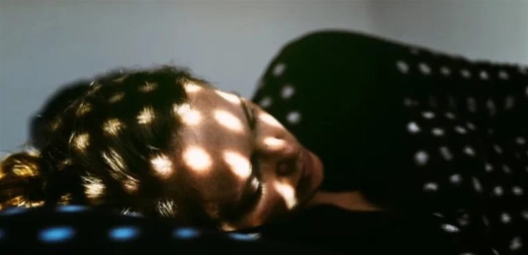 علامات تُنذر بتحول حالتك المزاجية إلى اكتئاب خطير.. احذر منها