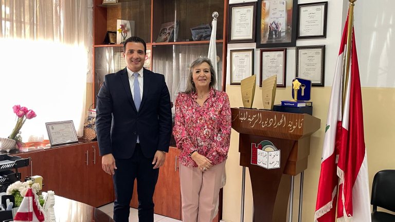 مطر زار ثانوية الحدّادين للبنات في طرابلس للتهنئة بفوزها في” تحدّي القراءة العربي” وحصولها على لقب “المدرسة المتميّزة”