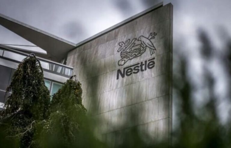 “نستله” تواجه مقاطعة عالمية.. وتعلن تسريح 16 ألف موظف
