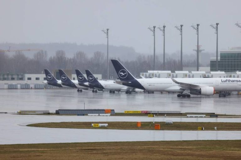 طائرات مسيّرة تشلّ مطار ميونيخ… وتأجيل رحلات جوية