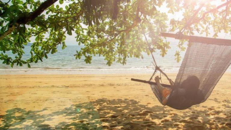 طقس مستقر يتحوّل إلى حار نسبياً مع خطر حرائق خلال عطلة نهاية الأسبوع