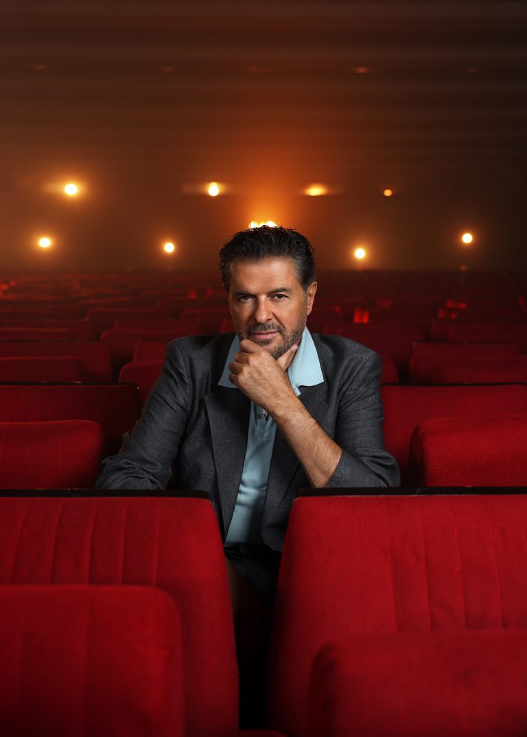 السوبر ستار راغب علامة يُعيد الحبّ إلى عرشه في جديده “خايف من إيه”