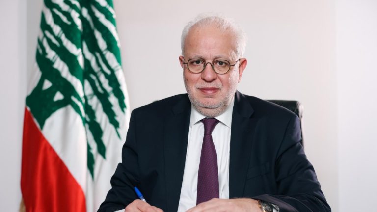 وزير العدل يؤكد ضرورة استقلالية القضاء ويحذر من ضغط الرأي العام والإعلام على القضاة