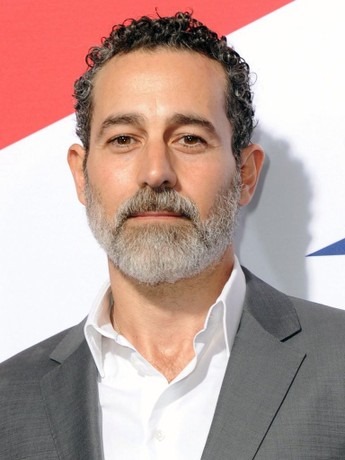 تصوير مسلسل يؤرخ السيرة الذاتية لصدام حسين من اخراج ليزلي جريف