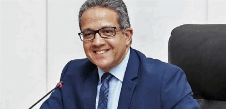 خالد العناني أول عربي يتولى منصب مدير عام اليونسكو.. فمن هو؟