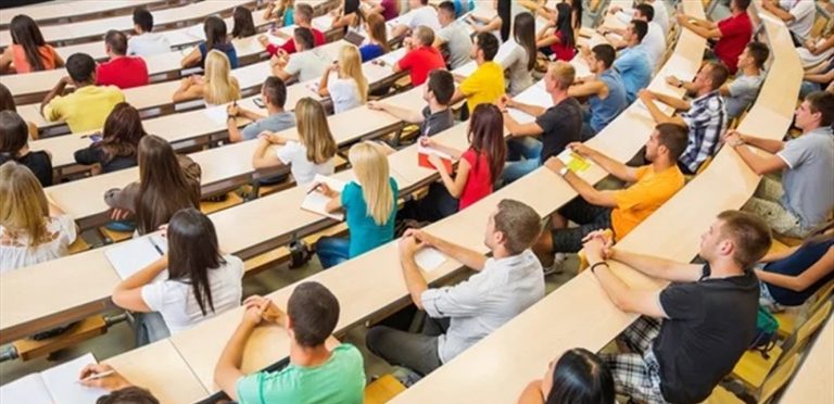 مُحاولة إغتيال عميد كليّة في جامعة دمشق… مسلّحون رموا قنبلة داخل مكتبه!