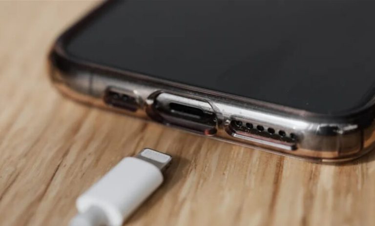 احذرها.. أخطاء شائعة تدمر بطارية هاتفك