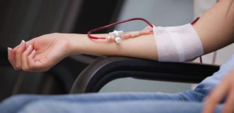 الأطباء لم يتمكنوا بعد من تشخيصه.. فنانة شهيرة تُصاب بمرض مجهول! (صور)