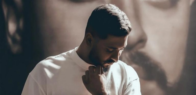 تعرّض لحادث سير صباحًا ودخل المستشفى… فنان لبناني شهير يعلن إلغاء حفلته المقررة اليوم