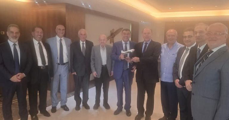 حاكم مصرف لبنان كريم سعيد يزور الميدل إيست ويشيد بإنجازاتها وبدورها الوطني