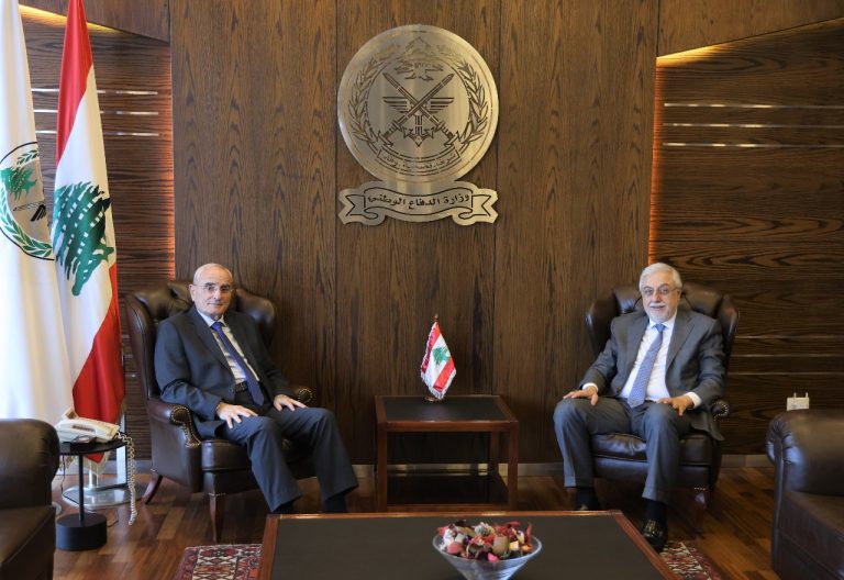 استقبالات وزير الدفاع الوطني