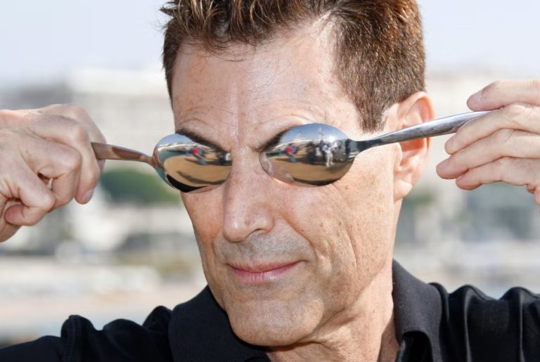 بالفيديو عرّاف إسرائيلي يحذر ترامب من زيارة شرم الشيخ: لديّ إشارات مقلقة… تذكّر مصير السادات