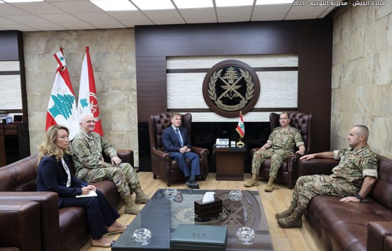 استقبالات العماد قائد الجيش