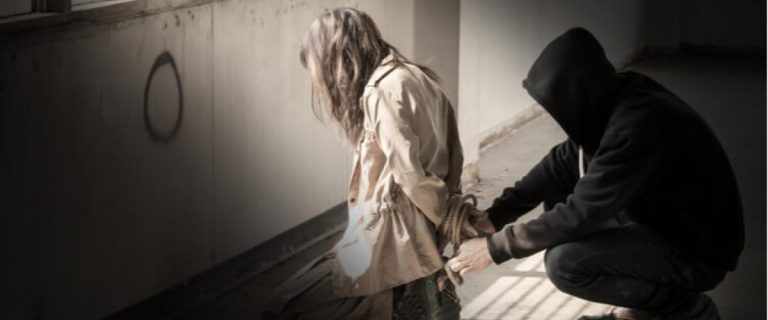 اختطاف وحشي لفتاة على طريق المطار يهز لبنان.. 72 ساعة من التخذير والتعذيب تنتهي بمعجزة