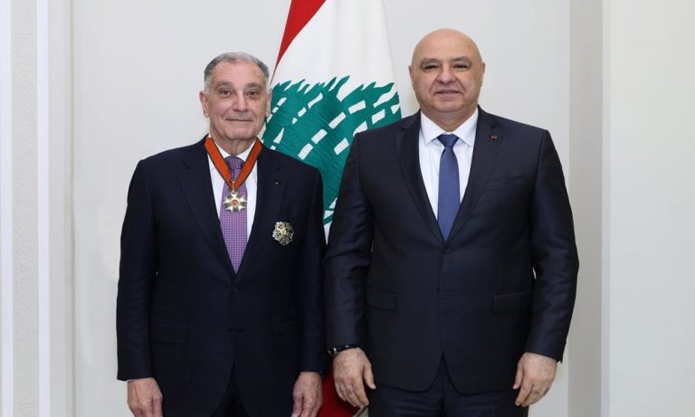 عون يمنح السفير إدوار غبريال وسام الأرز الوطني تقديرا لدعمه لبنان