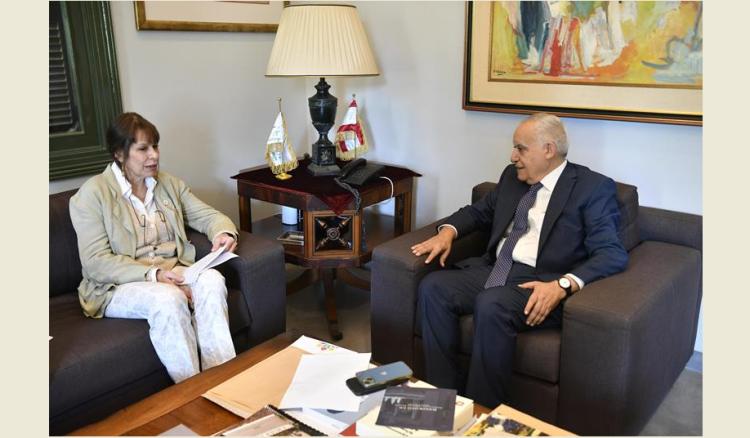 وزير الثقافة يبحث مع الصليب الأحمر الدولي سبل التعاون لحماية التراث ونشر القانون الإنساني