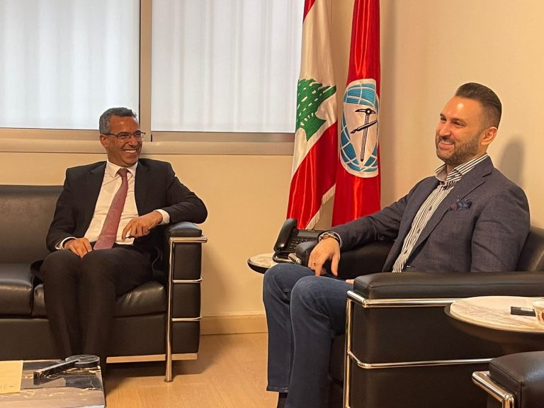 جنبلاط يستقبل وزير الزراعة ويدعم مبادرات تعزيز صمود المزارعين وتطوير القطاع الزراعي