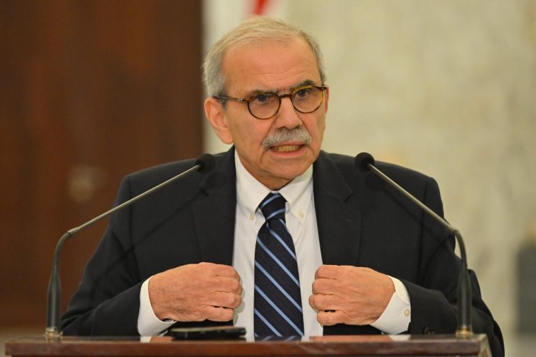 سلام يطلب تحركا قضائياً بعد تقرير عن شهادات جامعية مزورة