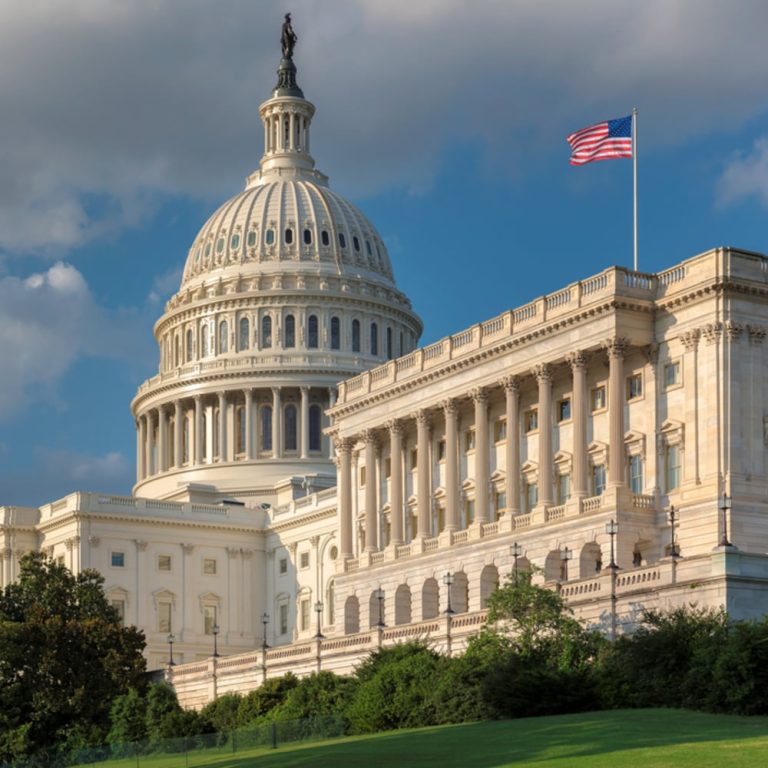 حدث دبلوماسي استثنائي… ترامب والشرع وجهاً لوجه في واشنطن قريباً