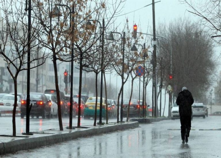 الأب إيلي خنيصر يُبشّر اللبنانيين: “منخفض الخير” بدأ والأيام المقبلة ستفاجئ الجميع.. استعدوا!