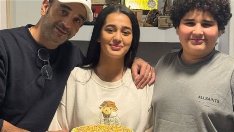 الظهور الأول لأبناء أحمد الجنايني “أميرة وطارق” خلال الاحتفال بعيد ميلاده