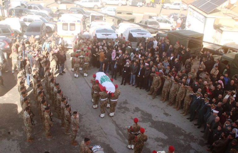 بالصور تشييع العريف الشهيد علي حيدر