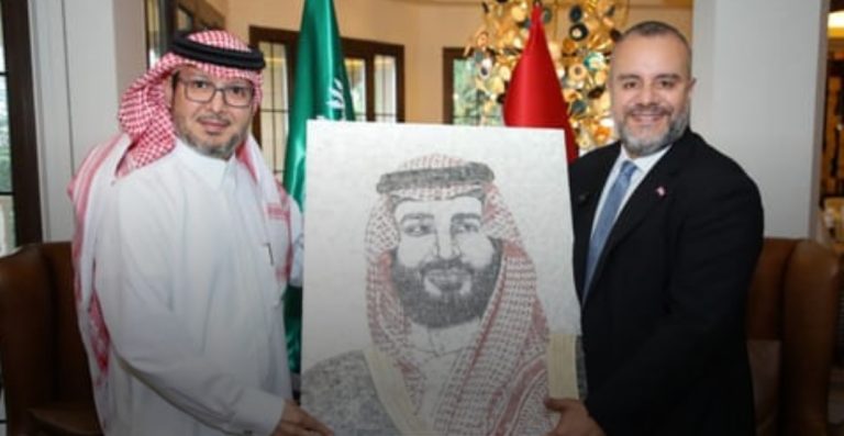 عبد المسيح: عرضت مع السفير السعودي لقضايا وطنية وإقليمية