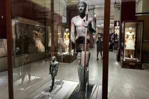 لأول مرة عرض مجموعة توت عنخ آمون الذهبية في المتحف المصري الكبير