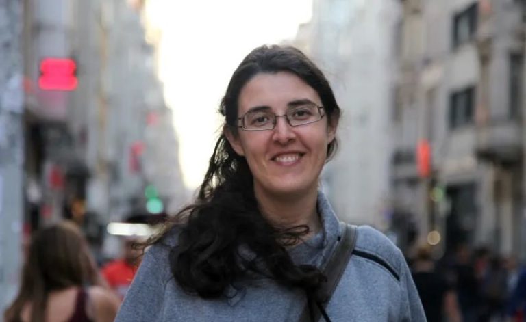 الأسيرة المحررة تسوركوف: طلبوا الإفراج عن أسرى لـ”حزب الله” مقابل حريتي