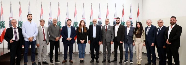 جعجع يواصل لقاءاته مع المجالس البلدية والاختيارية الجديدة في معراب