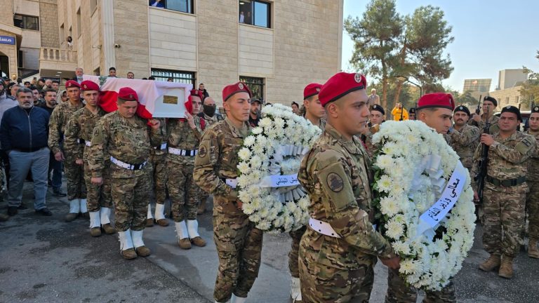 مراسم تشريفات عسكرية للشهيدين البرادعي وحيدر في بعلبك