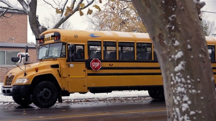 بالصورة – حادثة في باص مدرسة تودي بحياة طفل!