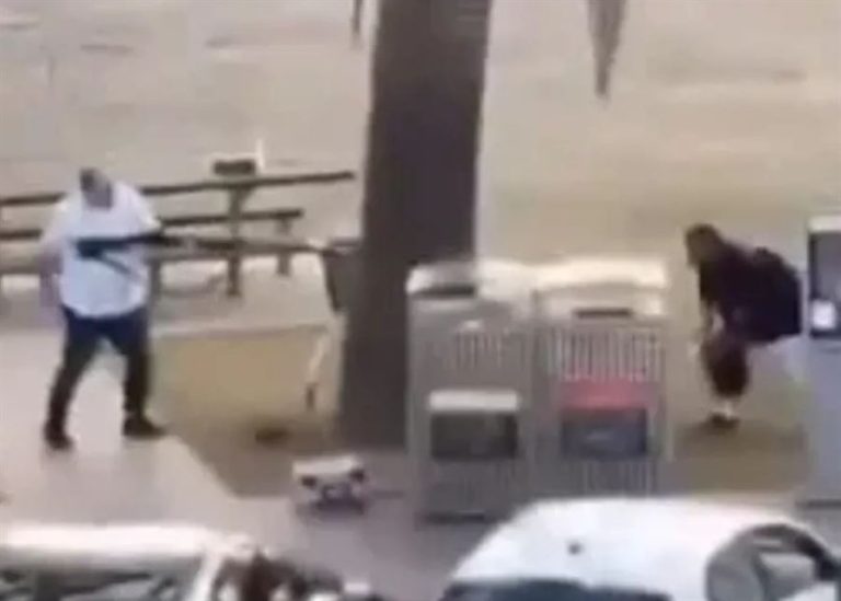 من هو صاحب القميص الأبيض الذي انتزع سلاح المهاجم في بوندي وأنقذ العشرات؟