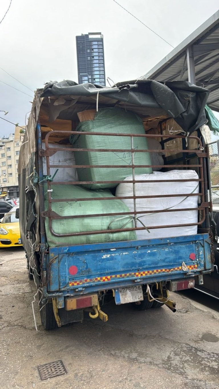 جمارك بيروت تضبط كمية من الأحذية والألبسة المهرّبة