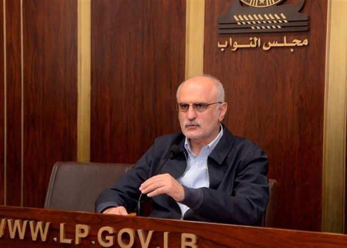 “الفقيه الدستوري”.. ردّ لاذع من خليل على جعجع