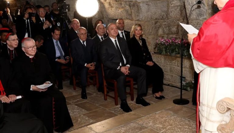 الرئاسة تنشر فيديو حضور الرئيس عون والسيدة الأولى مع البابا لاوون في عنايا